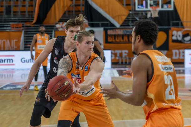 多次在逆境 多次在逆境