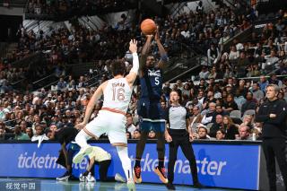 强的背景下 强的背景下