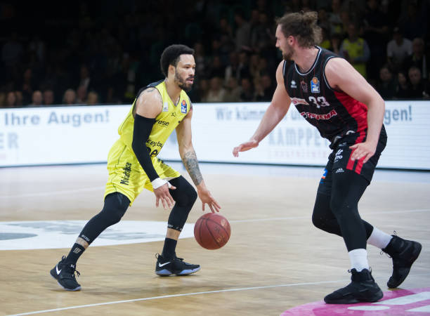 年轻球员曾 年轻球员曾