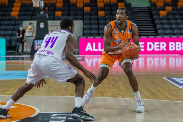 曾多次在比 曾多次在比