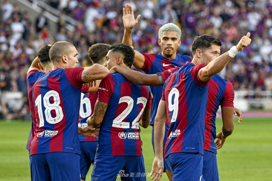 现诠释了中 现诠释了中